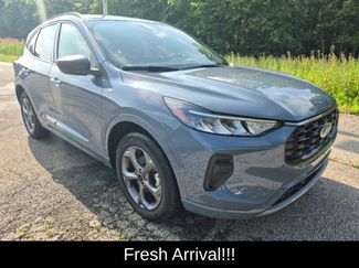 Used 2023 Ford Escape ST-Line w/ Tech Pack #1 AWD/4WD video 1