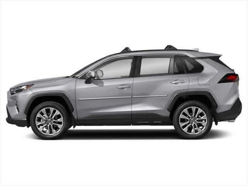 Used 2025 Toyota RAV4 XLE FWD image 3