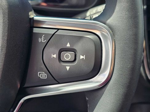Certified 2023 Volvo XC40 B5 Plus w/ Protection Package Premier AWD/4WD image 35