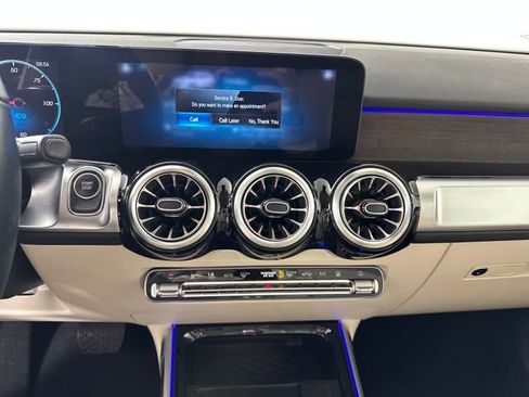 Used 2023 Mercedes-Benz EQB 300 4MATIC w/ Exclusive Package image 20