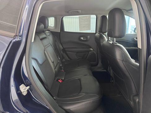 Used 2018 Jeep Compass Latitude w/ Safe & Security Group FWD image 11