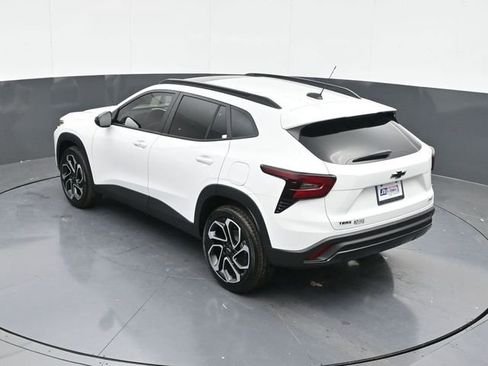 New 2026 Chevrolet Trax RS w/ Sunroof Package FWD image 57