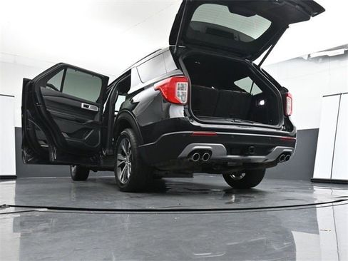 Used 2020 Ford Explorer Platinum image 43