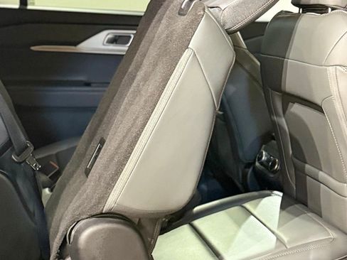 Used 2025 Ford Explorer Active w/ Active Comfort Package image 74