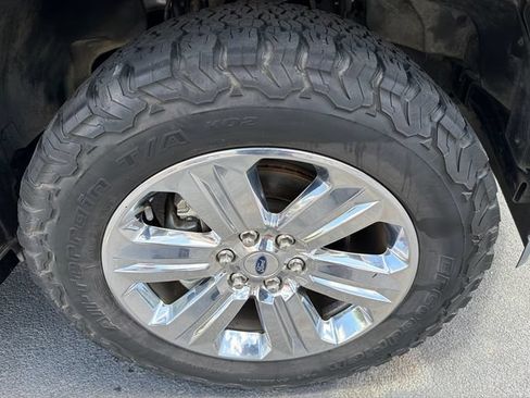 Used 2019 Ford F150 Lariat AWD/4WD image 12