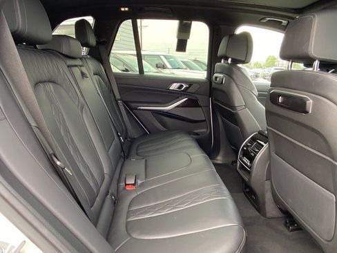Used 2025 BMW X5 xDrive50e AWD/4WD image 22