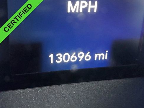 Used 2018 Chrysler Pacifica Touring-L image 13