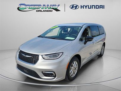 Used 2024 Chrysler Pacifica Touring-L