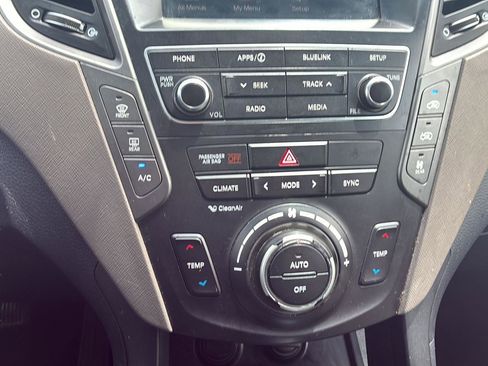 Used 2019 Hyundai Santa Fe XL SE AWD/4WD image 15