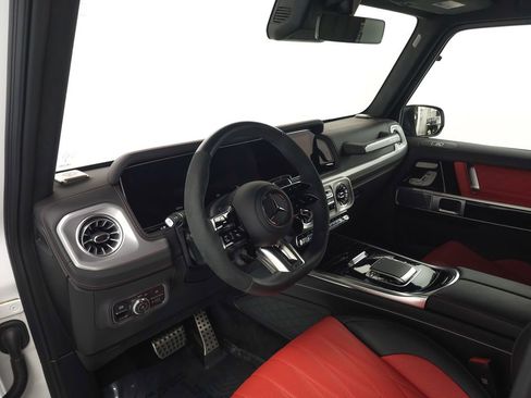Certified 2025 Mercedes-Benz G 63 AMG 4MATIC image 9