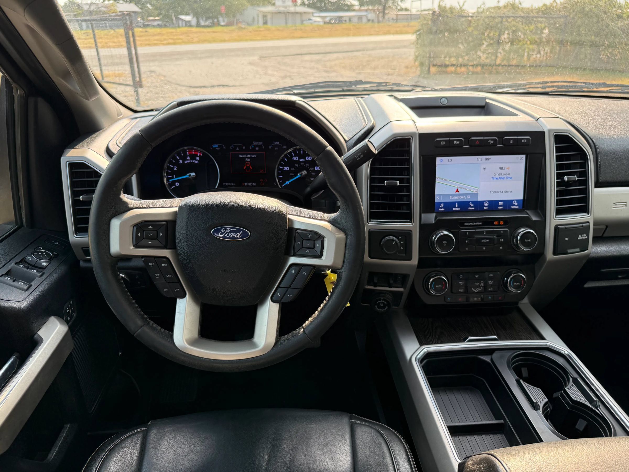 Used 2020 Ford F350 Lariat w/ Lariat Value Package AWD/4WD image 11