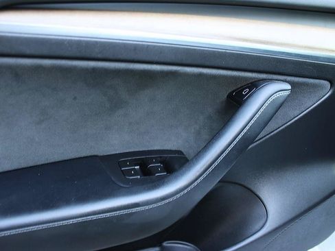 Used 2021 Tesla Model 3 Standard Range Plus RWD image 11