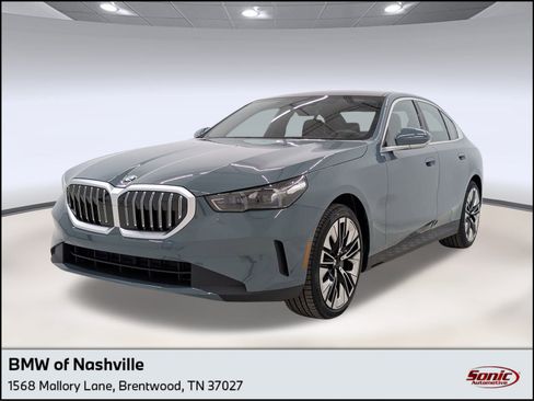 New 2026 BMW 530i w/ Premium Package RWD image 1