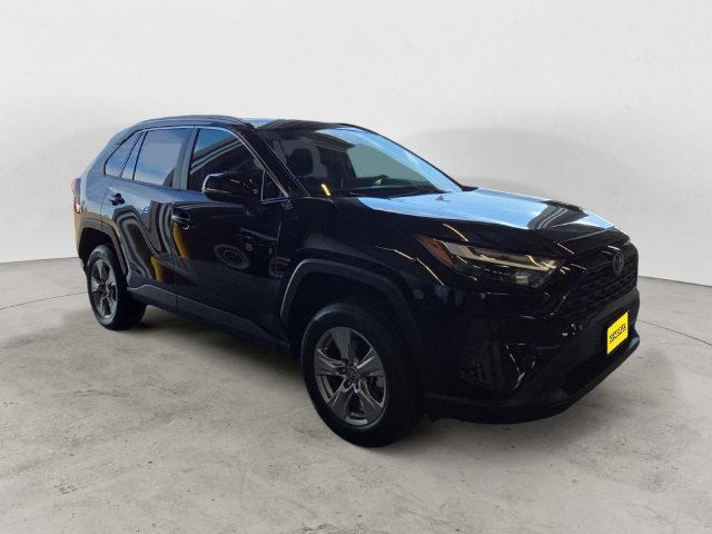 Used 2025 Toyota RAV4 XLE AWD/4WD image 3