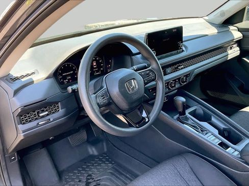 Used 2023 Honda Accord EX image 17