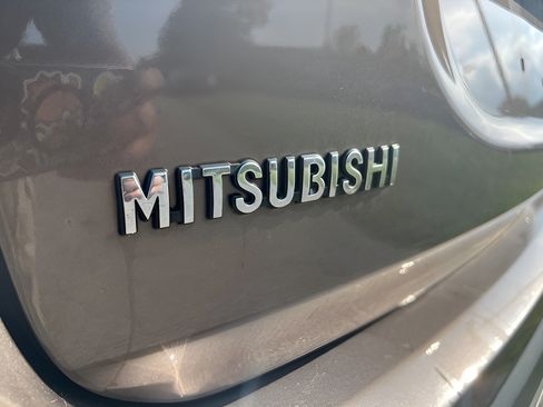 Used 2019 Mitsubishi Outlander SEL AWD/4WD image 12