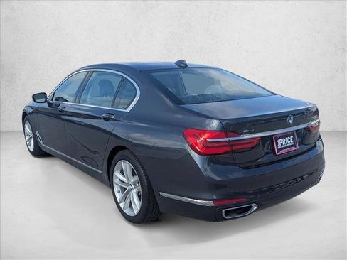 Used 2017 BMW 750i xDrive AWD/4WD image 8