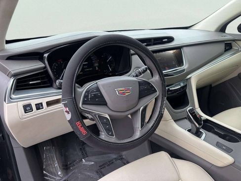 Used 2018 Cadillac XT5 Luxury w/ Driver Awareness Package FWD image 14