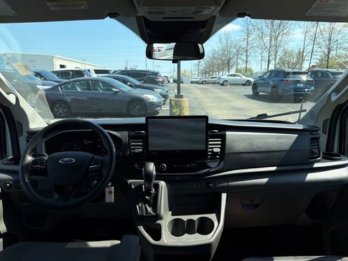 Used 2023 Ford Transit 350 XLT image 15