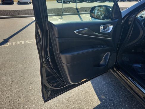 Used 2019 INFINITI QX60 Luxe w/ Essential Package image 17