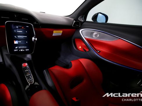 Used 2024 McLaren Artura image 16