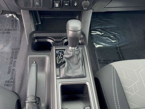 Certified 2022 Toyota Tacoma TRD Off-Road image 25