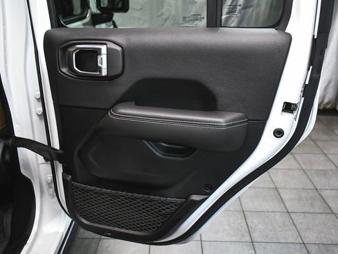 Used 2023 Jeep Wrangler Unlimited Rubicon 4xe w/ Steel Bumper Group AWD/4WD image 11