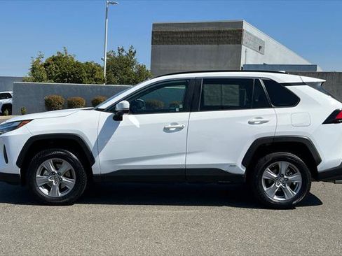 Certified 2023 Toyota RAV4 LE AWD/4WD image 9