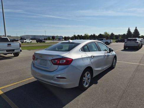 Used 2016 Chevrolet Cruze LT w/ Sun And Sound Package FWD image 5