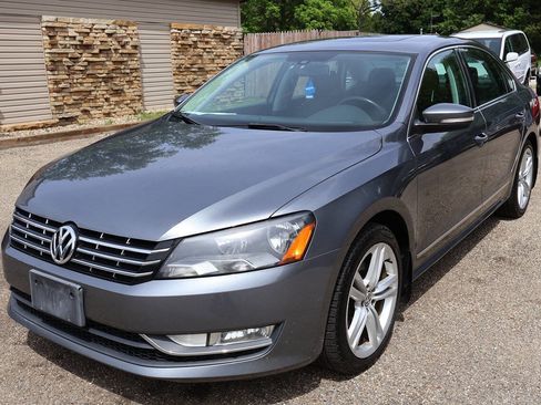 Used 2014 Volkswagen Passat 3.6 SEL Premium FWD image 4