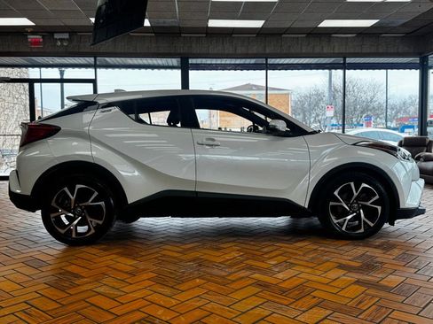 Used 2019 Toyota C-HR Limited image 9
