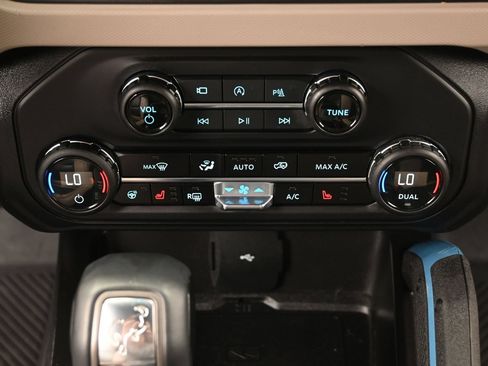 Used 2023 Ford Bronco Wildtrak AWD/4WD image 36