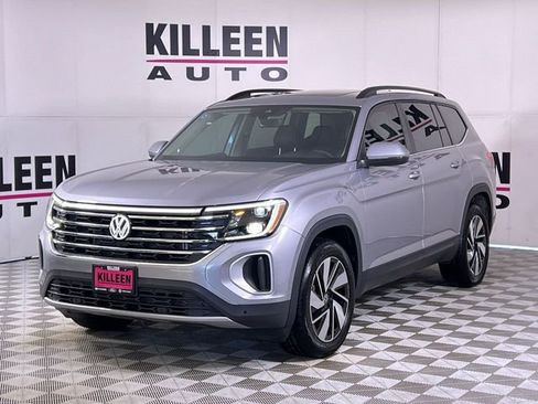 Used 2025 Volkswagen Atlas SE image 3