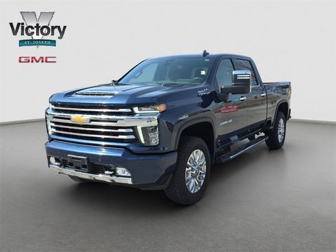 Used 2021 Chevrolet Silverado 2500 High Country w/ Z71 Off-Road Package image 3