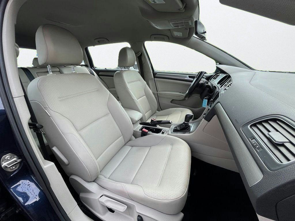 Used 2015 Volkswagen Golf S FWD image 12