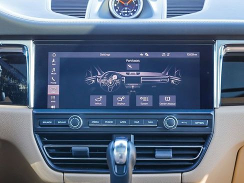 Used 2020 Porsche Macan image 15