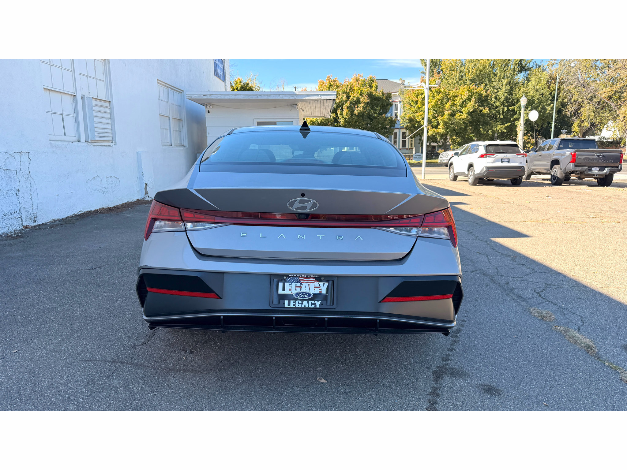 Used 2025 Hyundai Elantra SEL FWD image 8