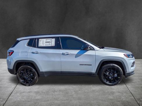 New 2026 Jeep Compass Latitude image 3