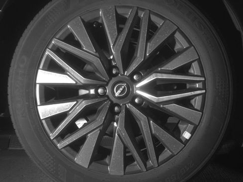 Used 2025 Nissan Altima 2.5 SV FWD image 15