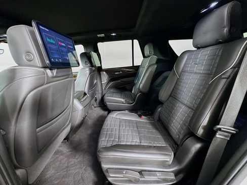 Used 2023 Cadillac Escalade Sport Platinum w/ LPO, ONYX Package image 30