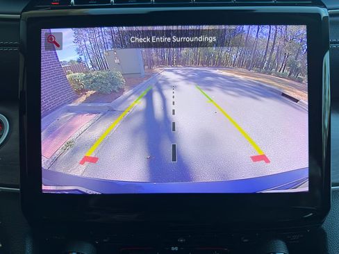 Used 2023 Jeep Grand Cherokee Limited w/ Black Appearance Package image 38