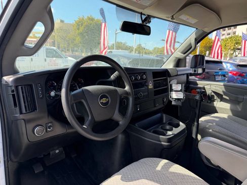 Used 2022 Chevrolet Express 2500 image 9