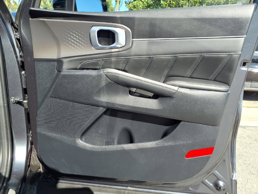 Certified 2023 Kia Sorento SX FWD image 20