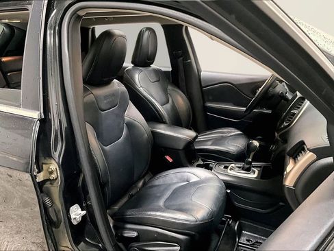 Used 2015 Jeep Cherokee Limited image 29