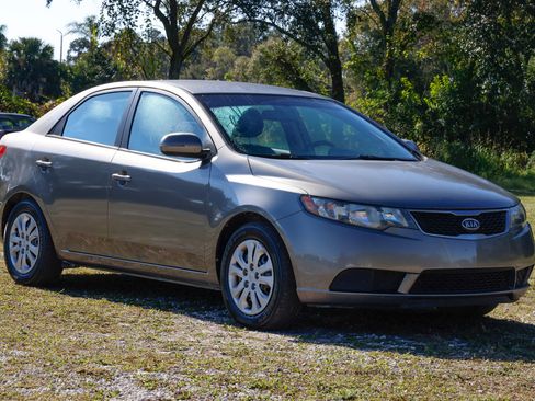 Used 2012 Kia Forte EX image 15