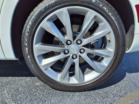 Used 2021 Buick Envision Avenir w/ Technology Package II FWD image 40