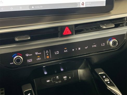 Certified 2024 Kia Sorento SX image 17