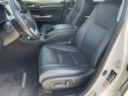 Used 2019 Toyota Highlander Limited Platinum image 9