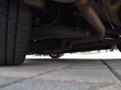 Used 2010 Mercedes-Benz E 350 4MATIC Sedan image 98