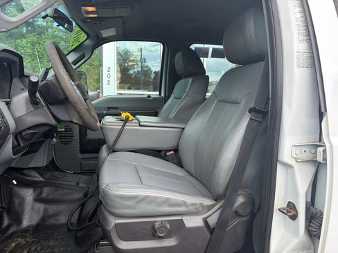 Used 2016 Ford F550 4x4 Crew Cab Super Duty image 22